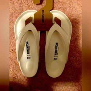 Brand new Birkenstock Honolulu Eva sandals!